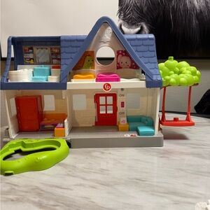 Fisher-Price Little People Friends Together Play House electronic playset